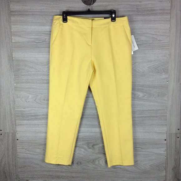 Amanda & Chelsea Capri Yellow Pants - Picture 3 of 7